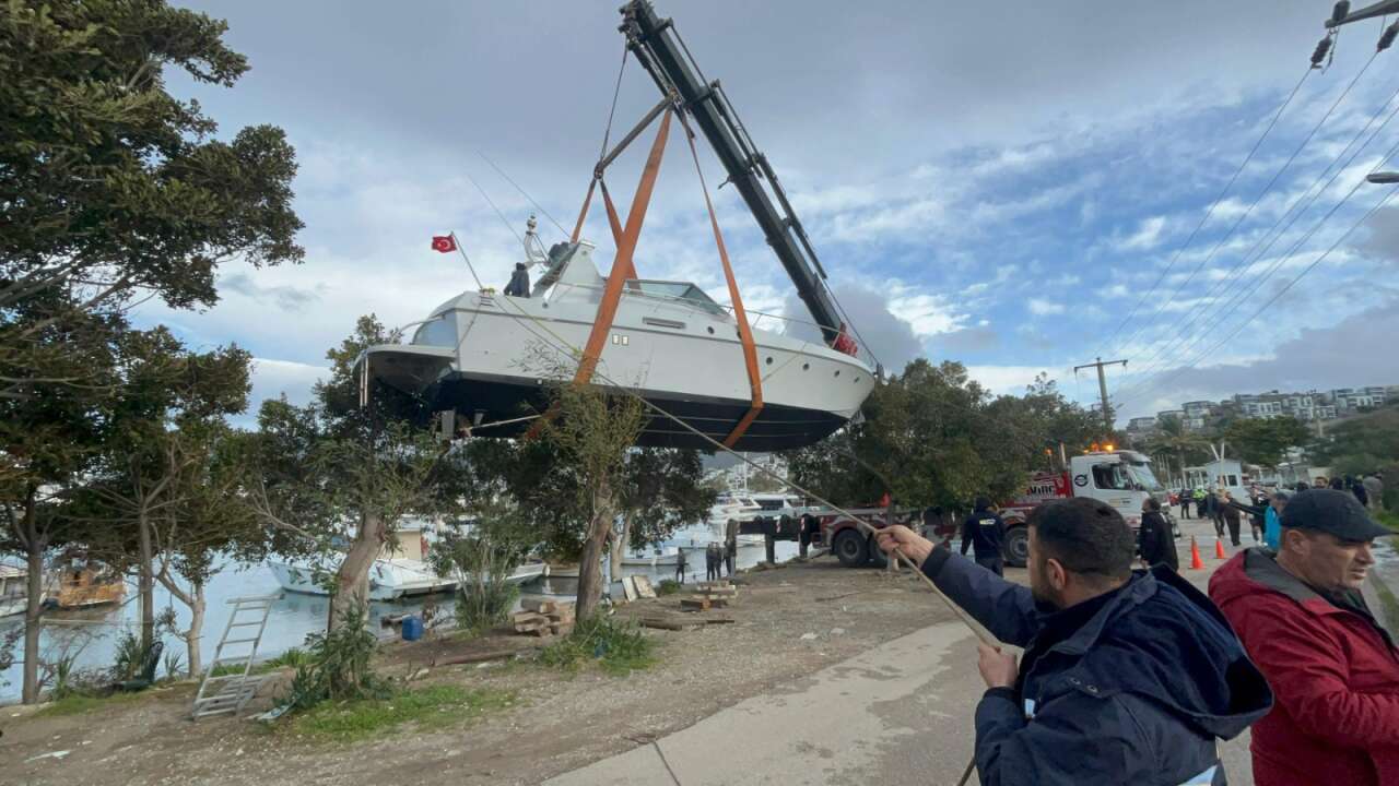 Turizm Cenneti Bodrum’da Kumbahçe Sahilinde Kaçak Yapı Temizliği Genişletildi 5